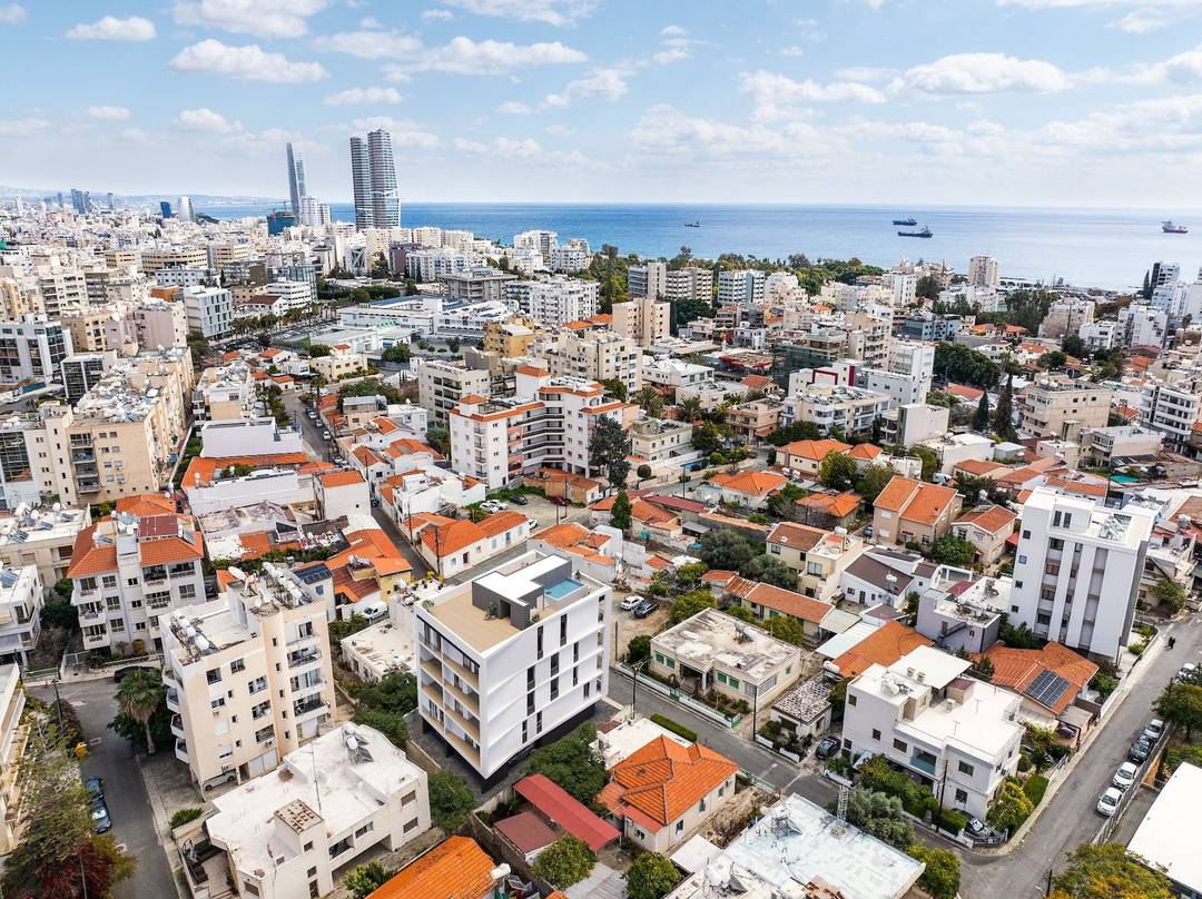 Elegant 3‑Bedroom Penthouse with Rooftop Terrace & Passive Income Potential