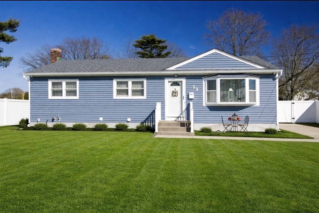 Brentwood Ranch Style Home W/ Large Backyard