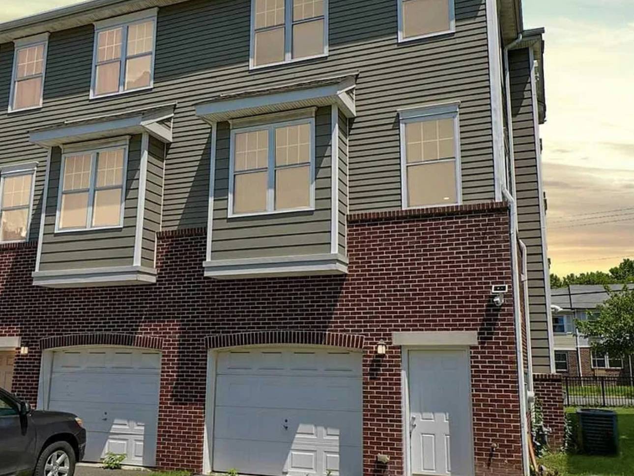 Beautiful Townhouse for Sale in Newark-Move-In Ready!