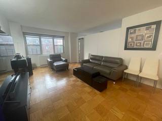 Large 3BR/2BA Corner Apt in Sutton Place!