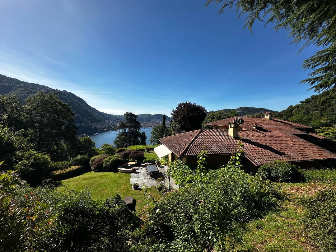 Como city prestigious villa on panoramic Hill