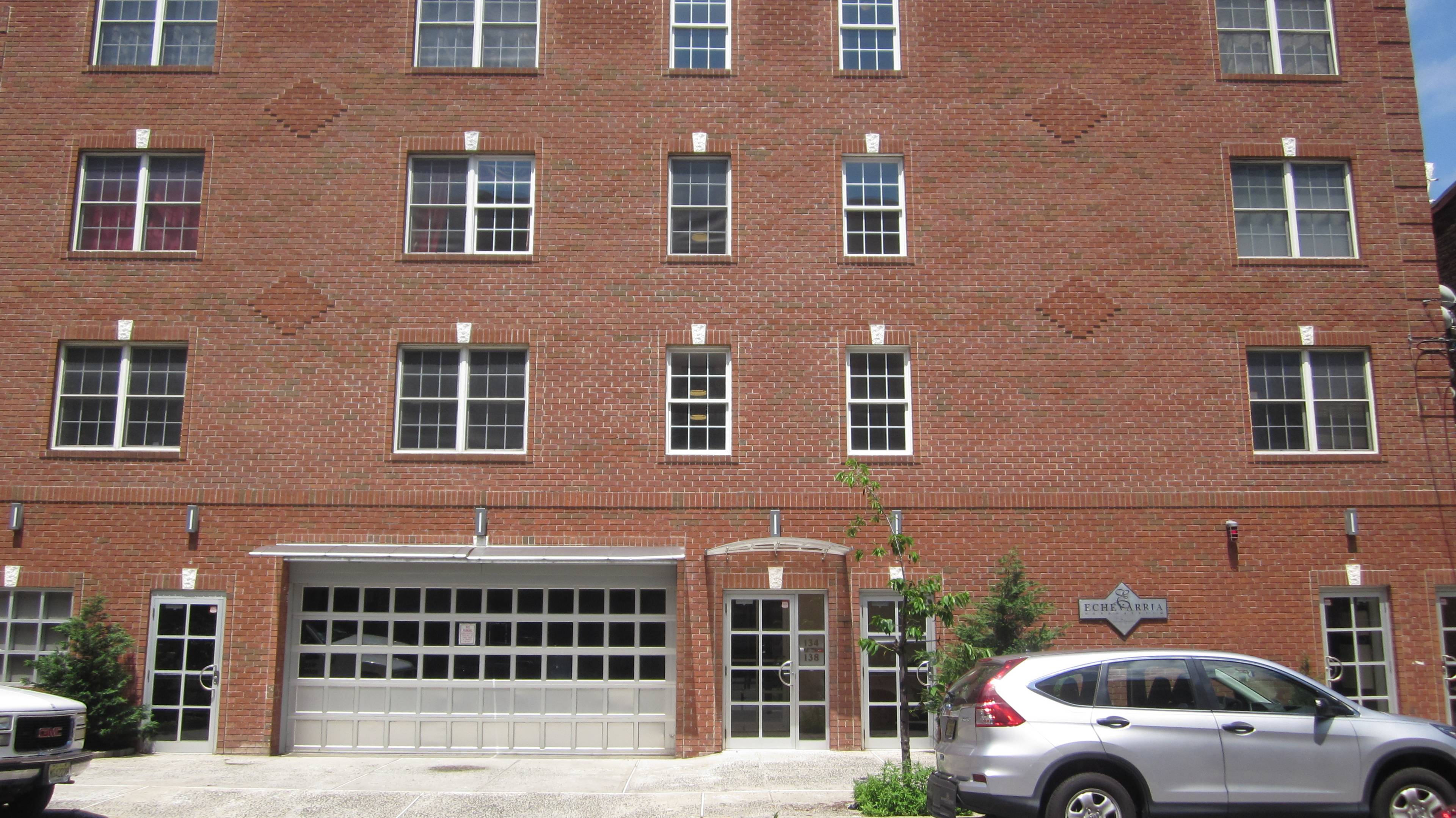 LARGE SUNNY ONE BEDROOM APARTMENT IN WEST NEW YORK NEW JERSEY FOR RENT