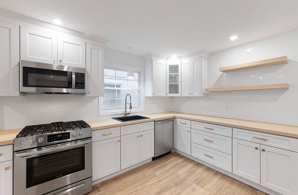 PRISTINE CONDITION TOWNHOUSE
