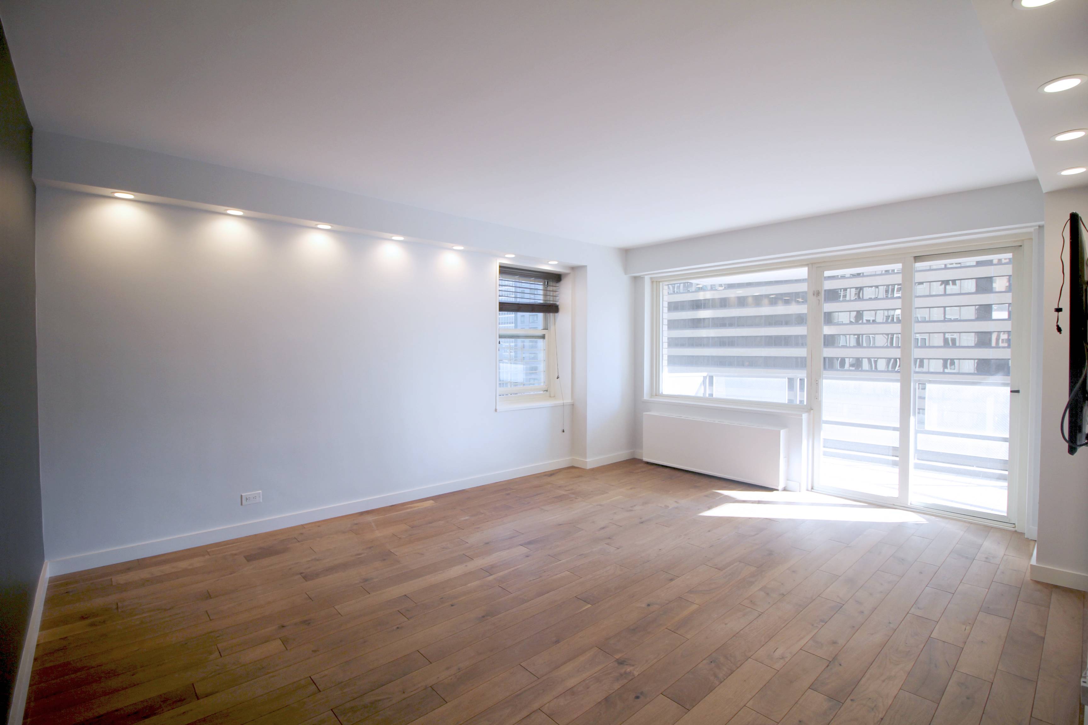 Spacious Two Bed Two Bath with a Balcony in Midtown West