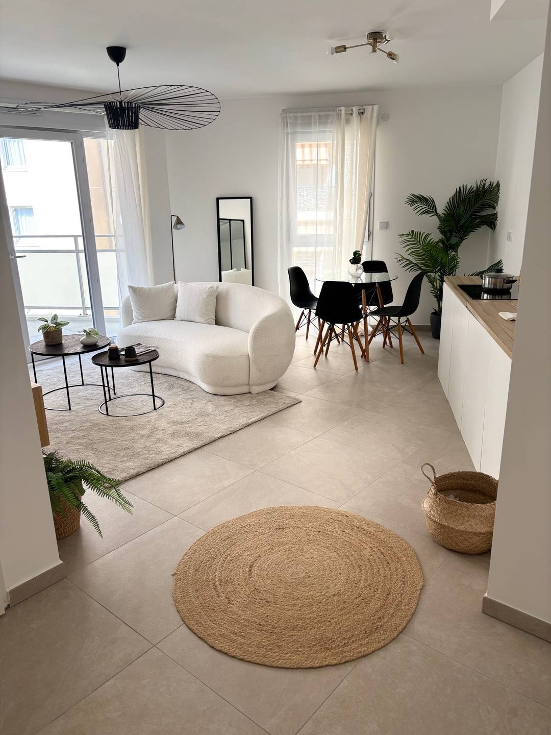 BEAUTIFUL APARTMENT IN NICE RIQUIER