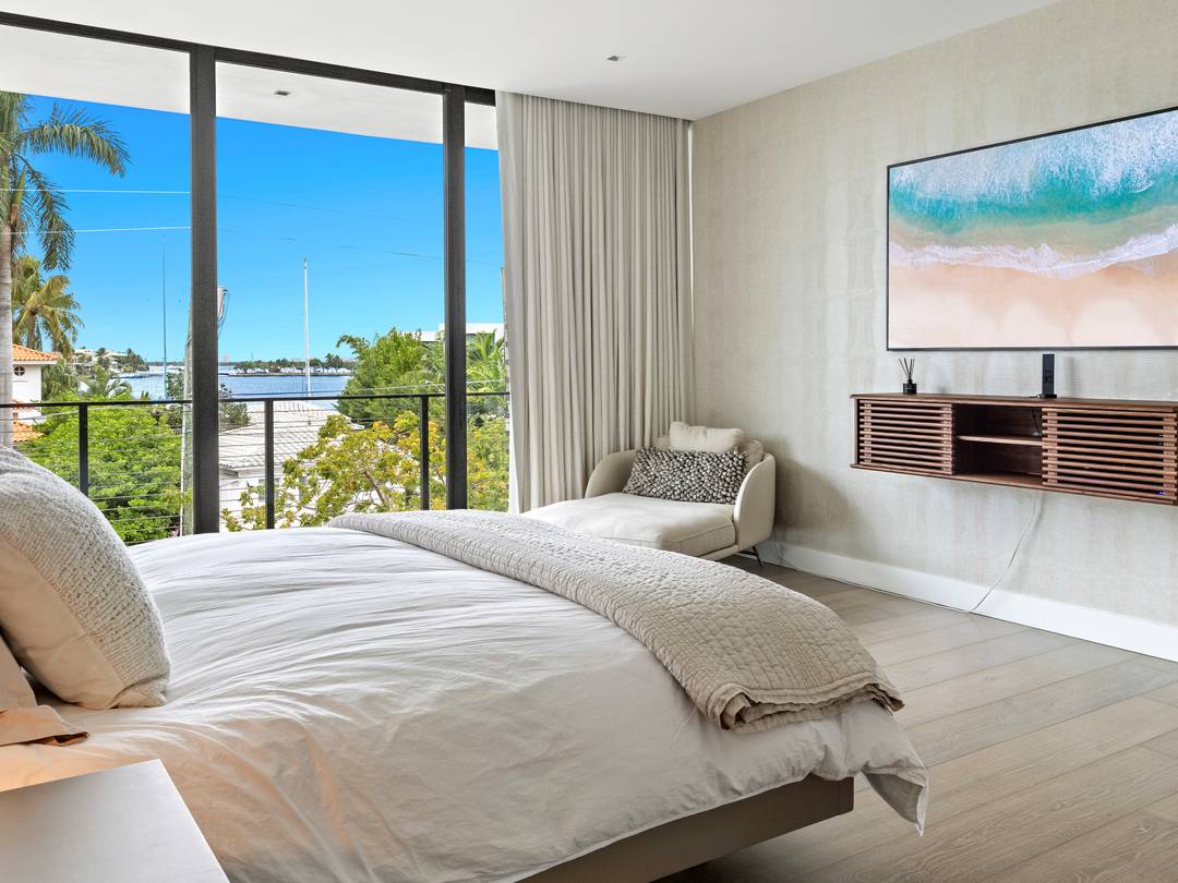 Hibiscus Dr Miami Beach | 5 Beds 7 baths 5,642 SQFT 3 car Garage | Lot 10,387 SQFT