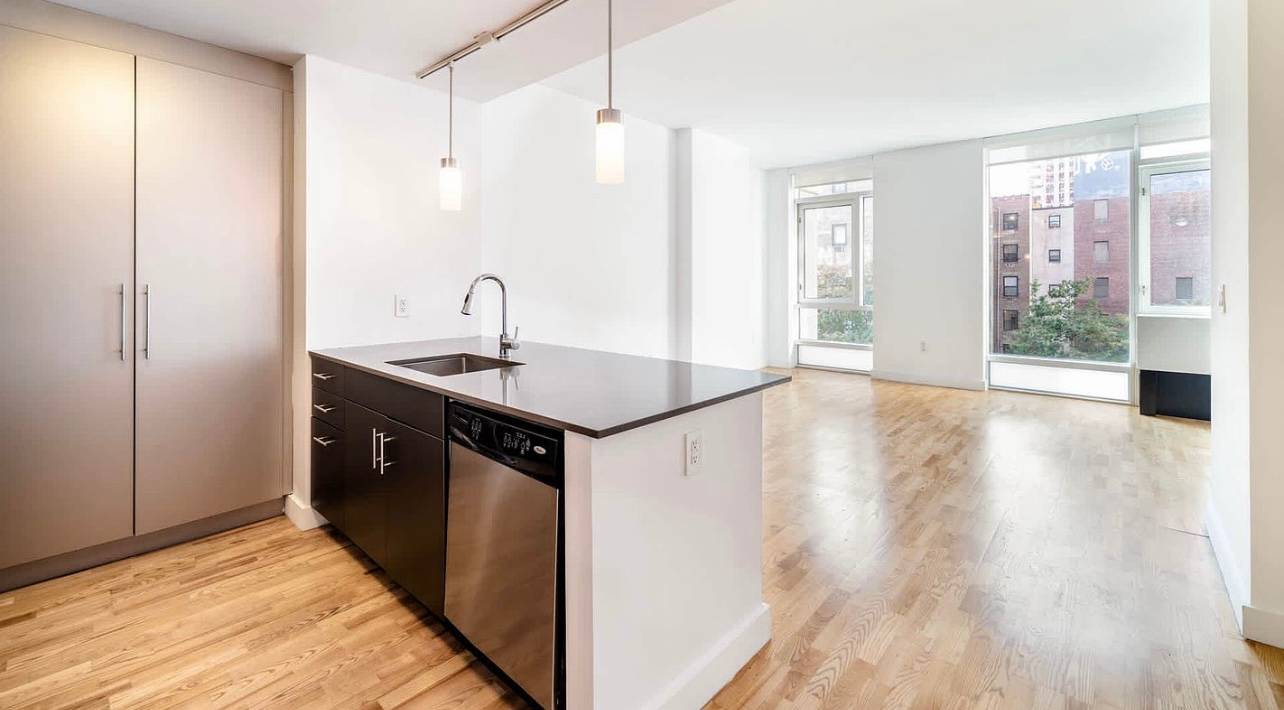 High-End 1 Bed / 1 Bath in Full Service Chelsea Building, W/D in unit