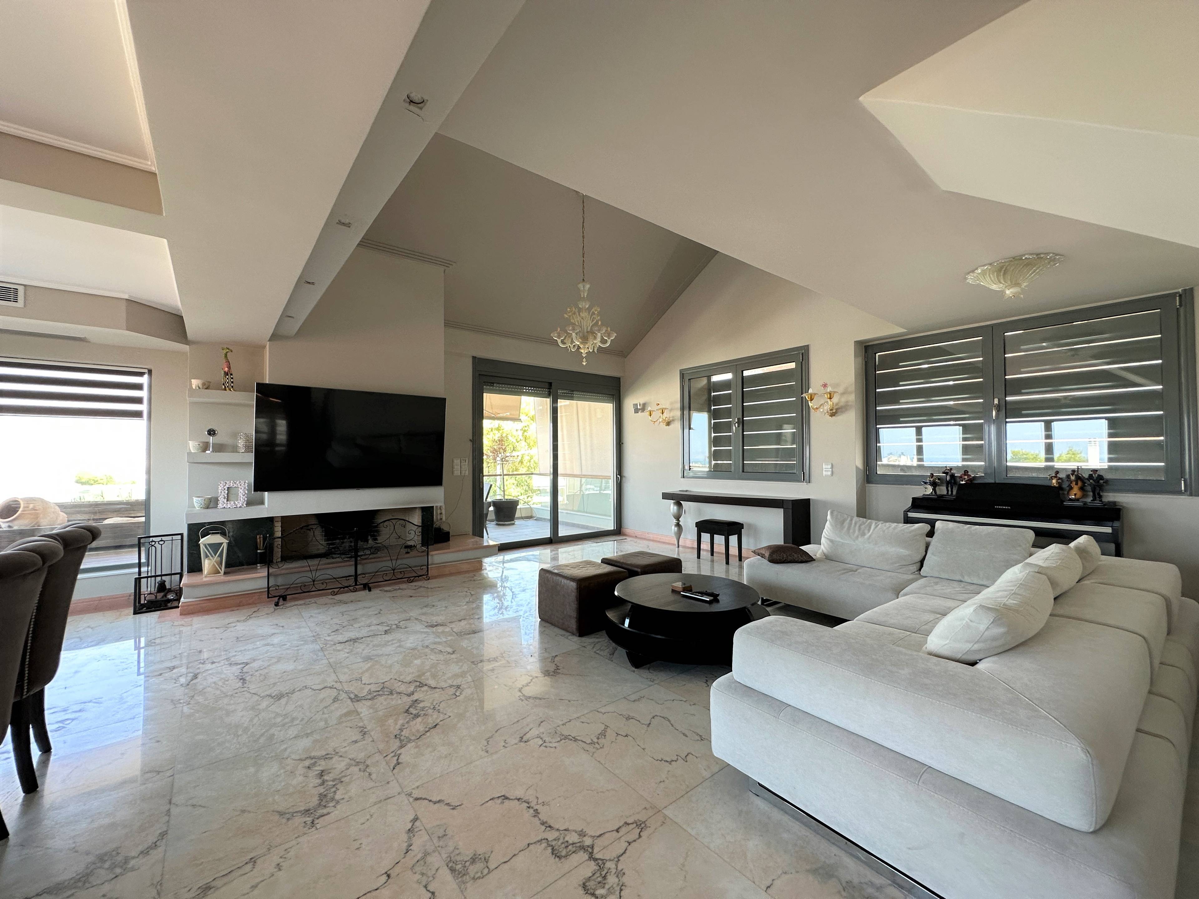 AURORA  PENTHOUSE MAISONETTE IN GLYFADA