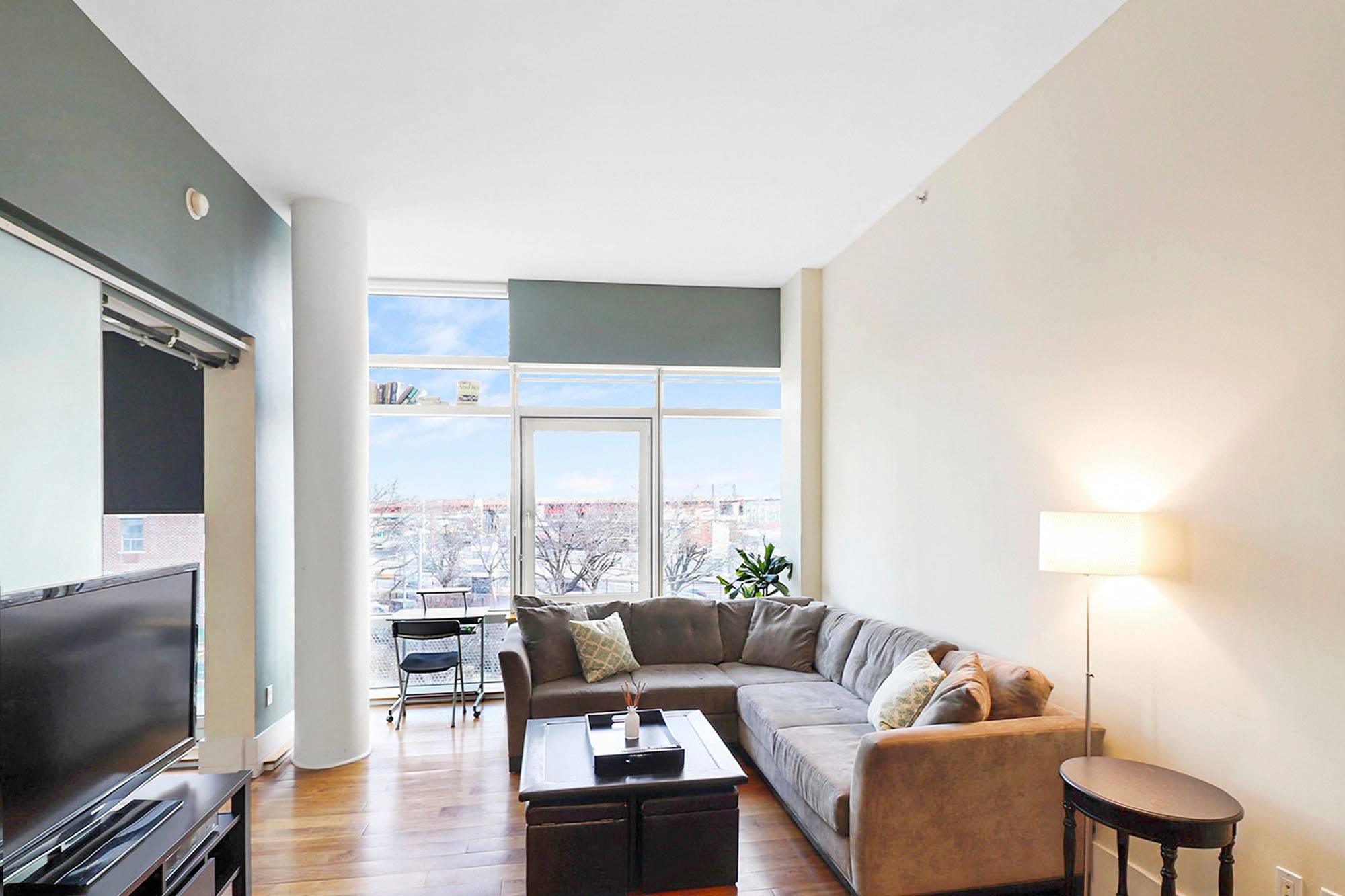 Lofty Modern One Bed on Coveted LIC Street