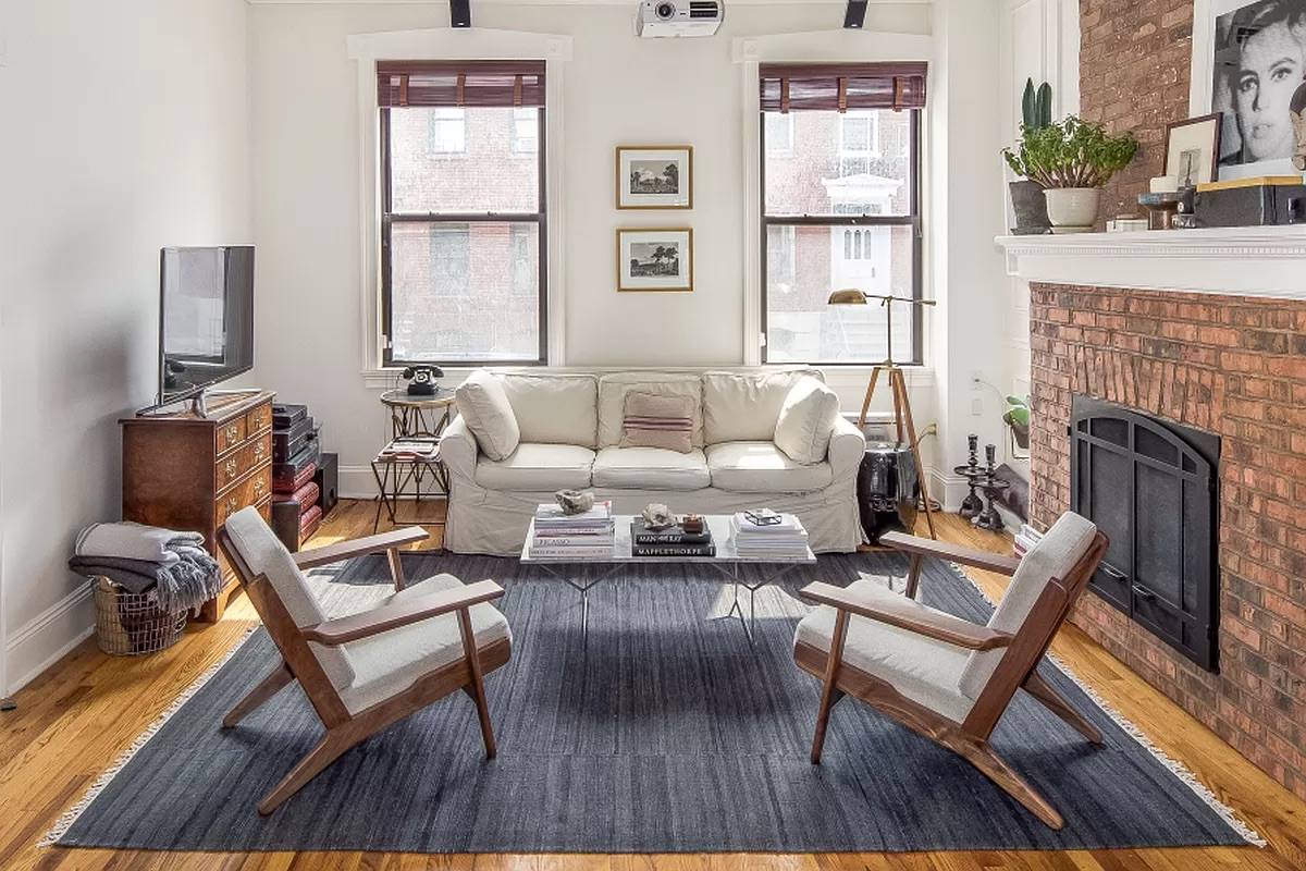 HANDSOME BRICK TOWNHOME FOR SALE IN PRIME WILLIAMSBURG