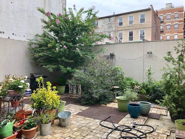 Stunning 2 bed plus office with private yard