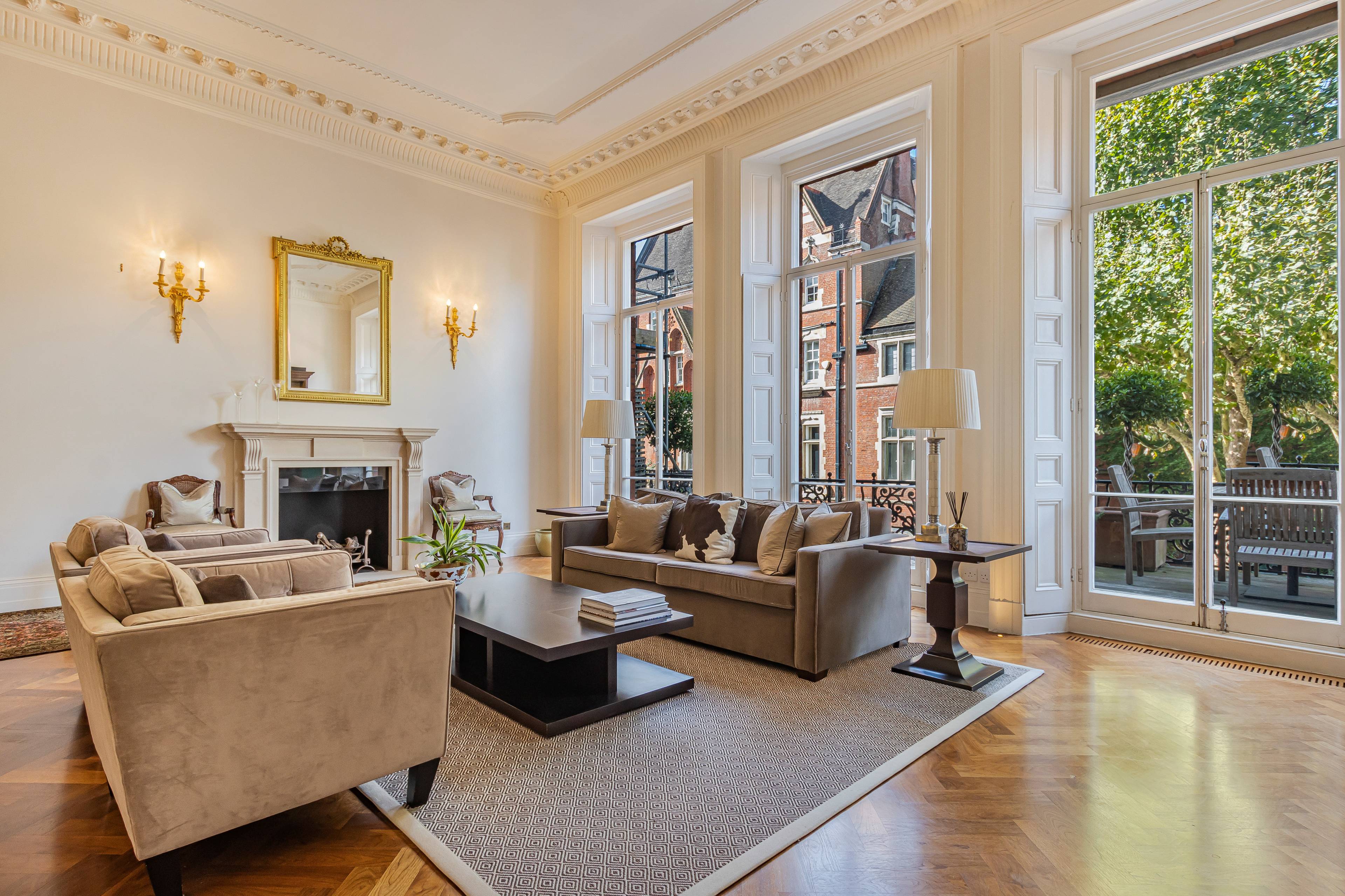 Sophisticated Knightsbridge 3 Bed Apartment – Off-Market
