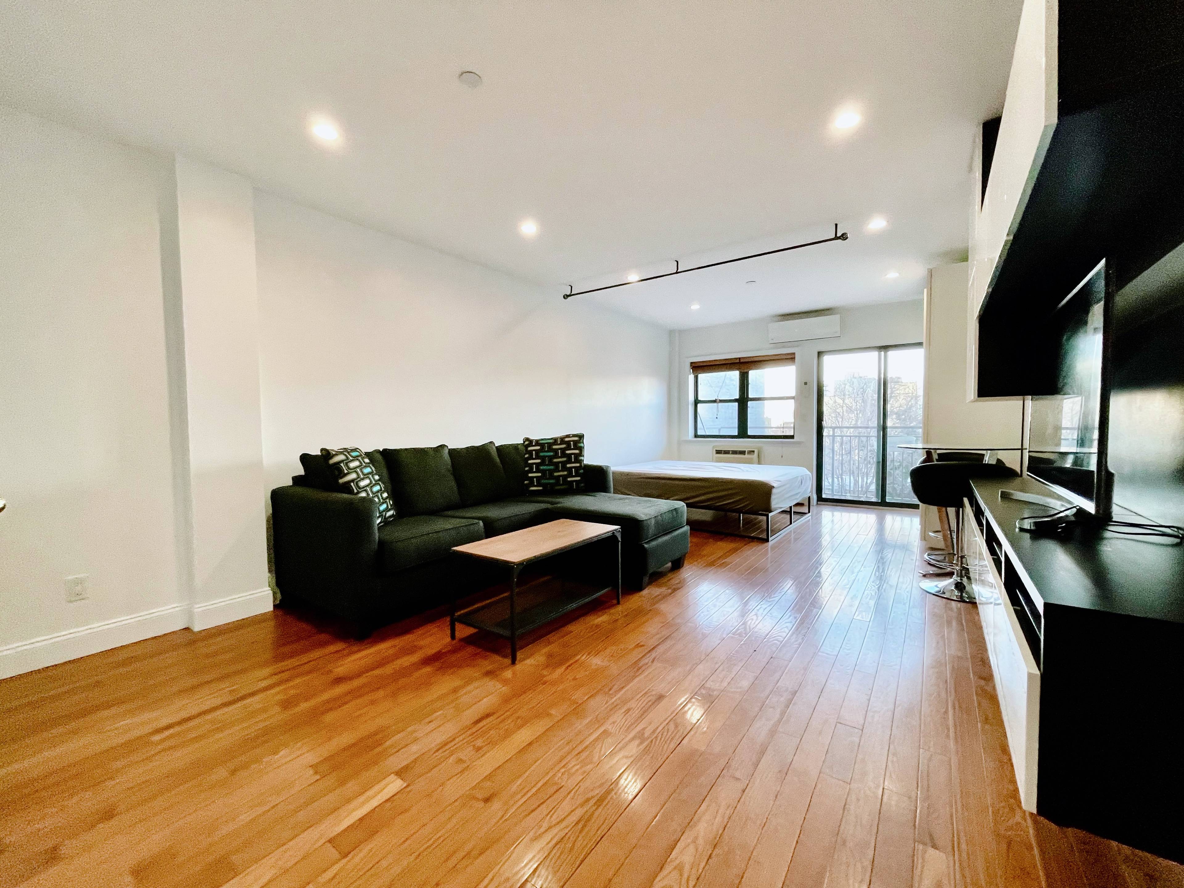 No Fee & Fully Furnished Best Value Spacious Studio in LIC with Balcony