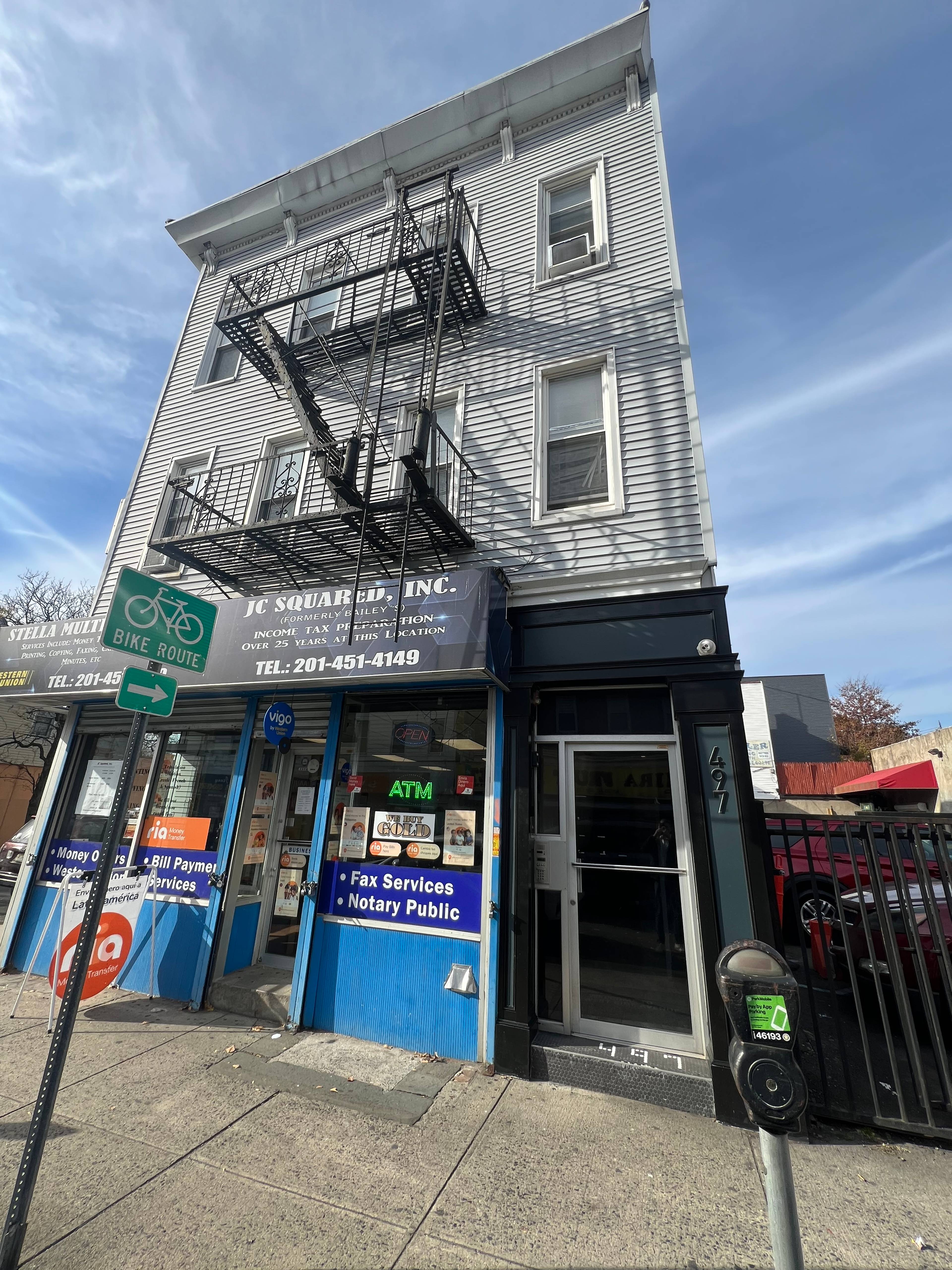 Cozy Two Bedroom Apartment on Jersey City's West Side!