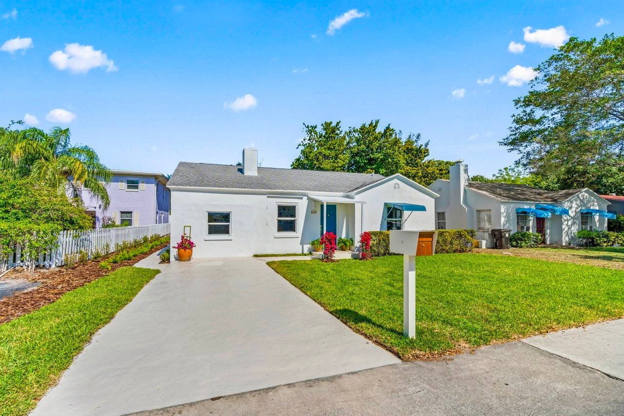 MCM Single Family Home in Lake Worth Beach