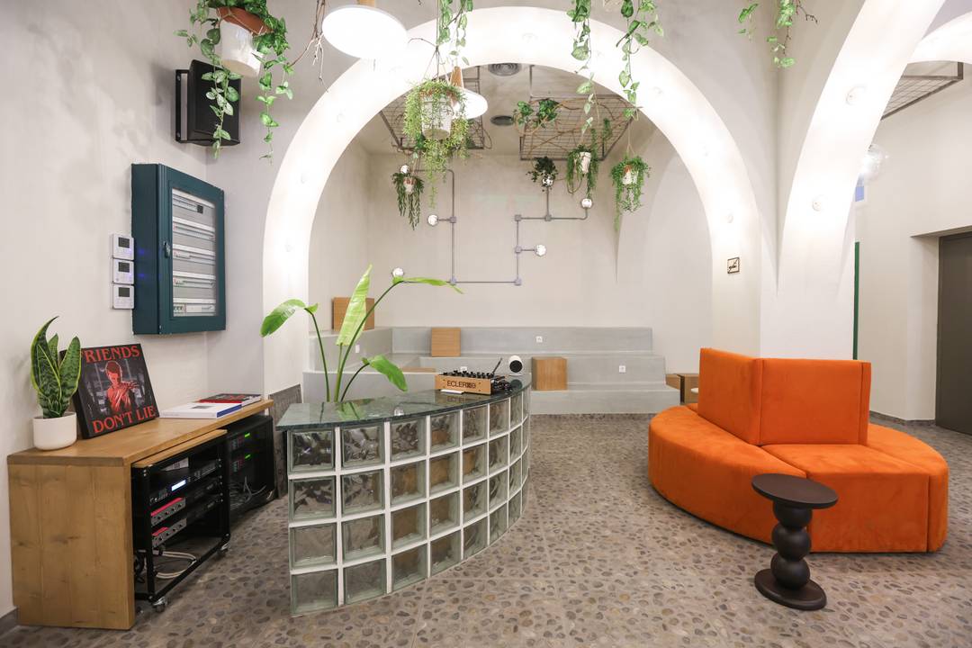 Business for Sale – Boutique Hotel with Long-Term Lease in Central Athens