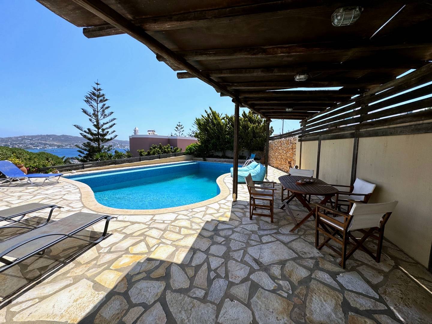 Luxury Home in Foinikas with Pool, Guesthouse & Panoramic Views 500m from the beach