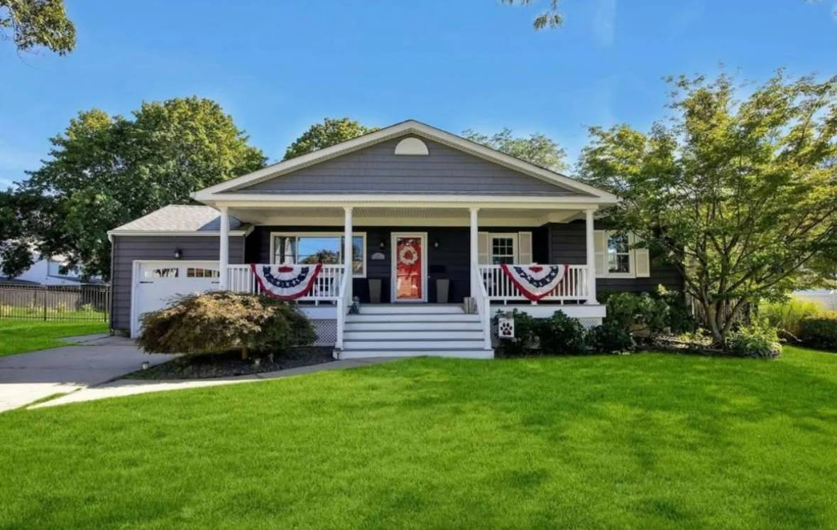 OFF MARKET 3 BED 1 BATH FULLY RENOVATED HOME IN KINGS PARK!