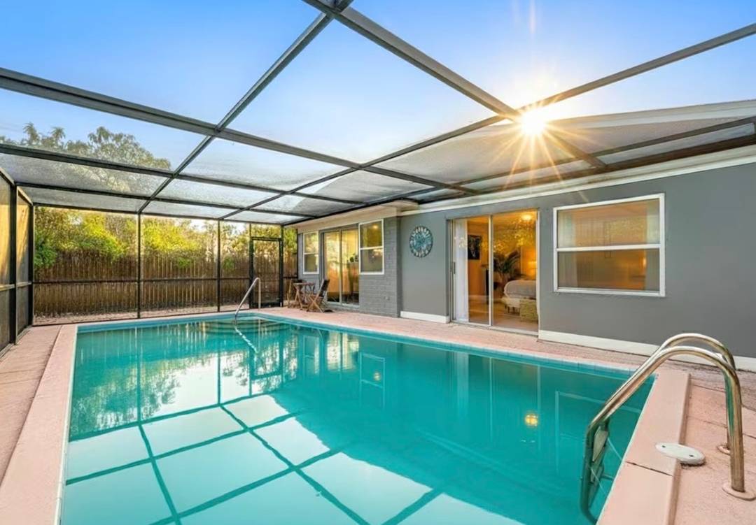 Newly Renovated 4-bedroom Home in St. Petersburg