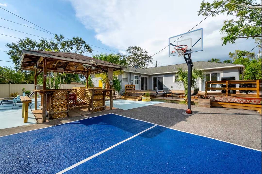 Stunning St. Petersburg 3 bedroom moments from Treasure Island