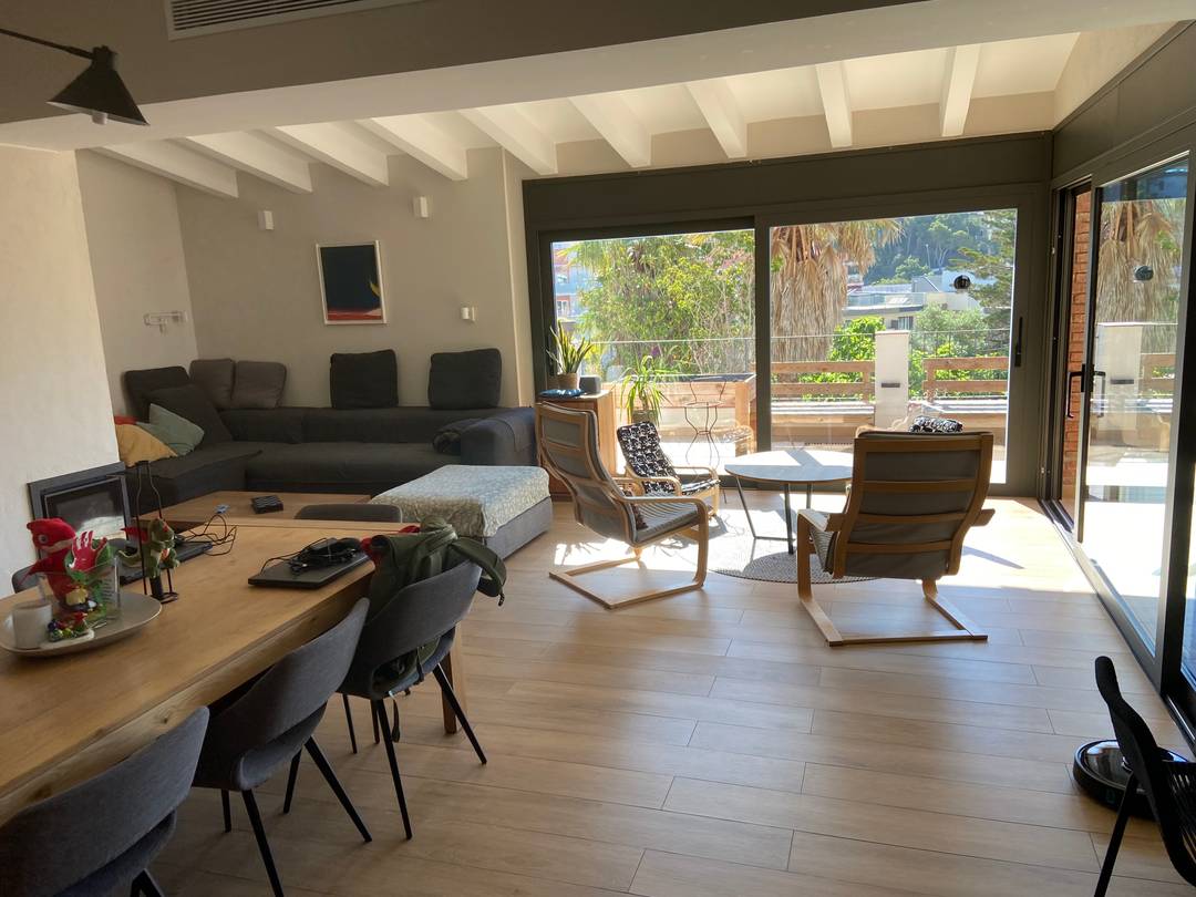 Exclusiva Casa Inteligente en el Corazón de Lloret de Mar – ¡a solo 100 metros de la playa!