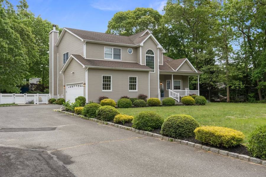 Beautiful Hamptons Rental In Harbor Colony