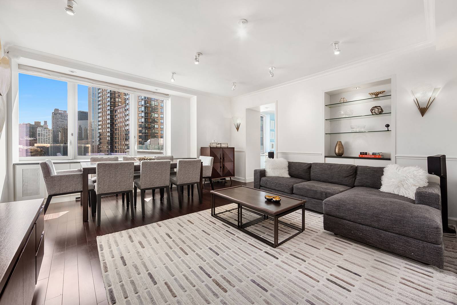 Bright Convertible 3  Bed, 3 Bath Condo