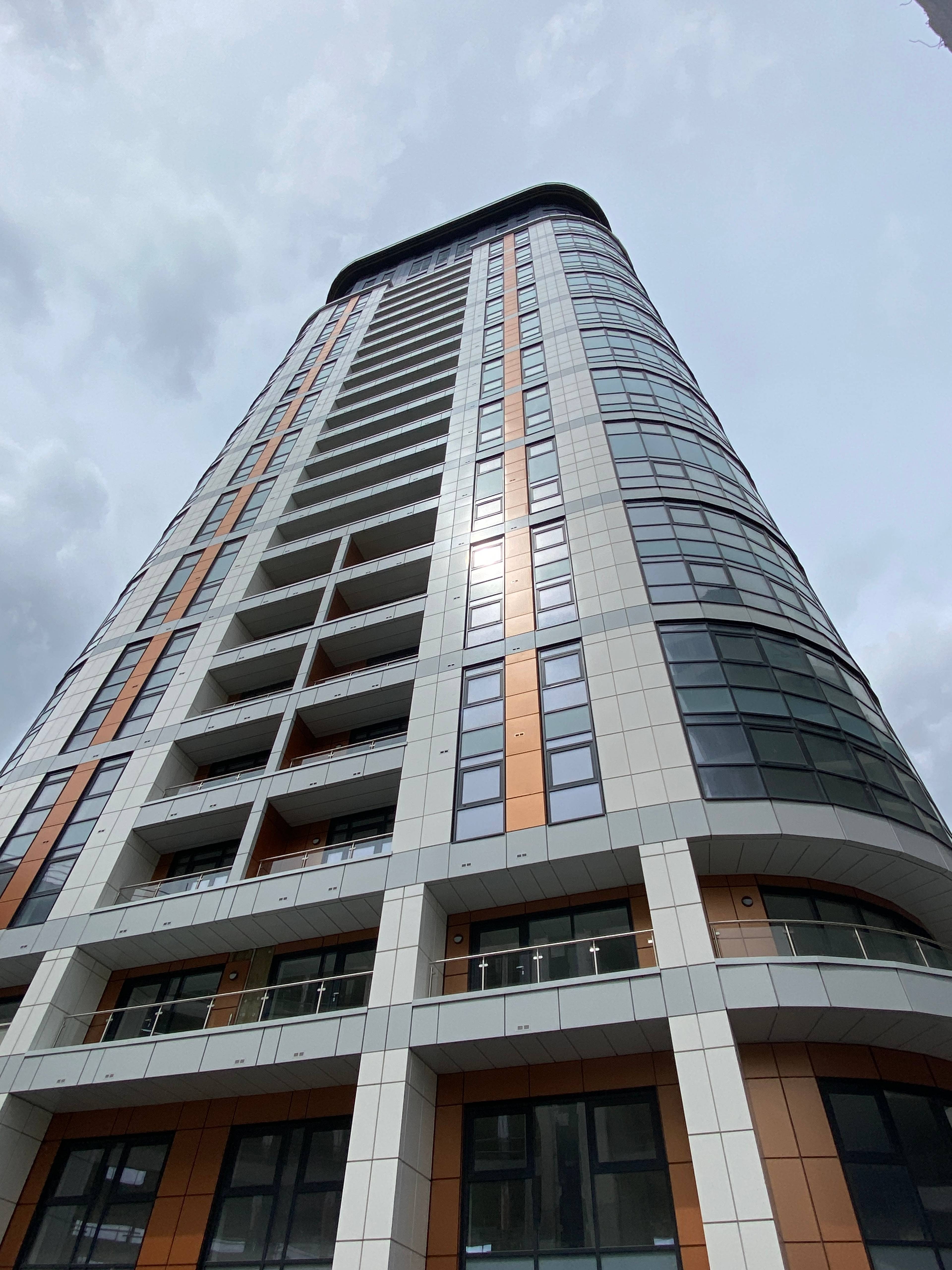 🌟 Cash Buy Only – Tenanted 1-Bed in Salford Quays | 7.5% Gross Yield 🌟