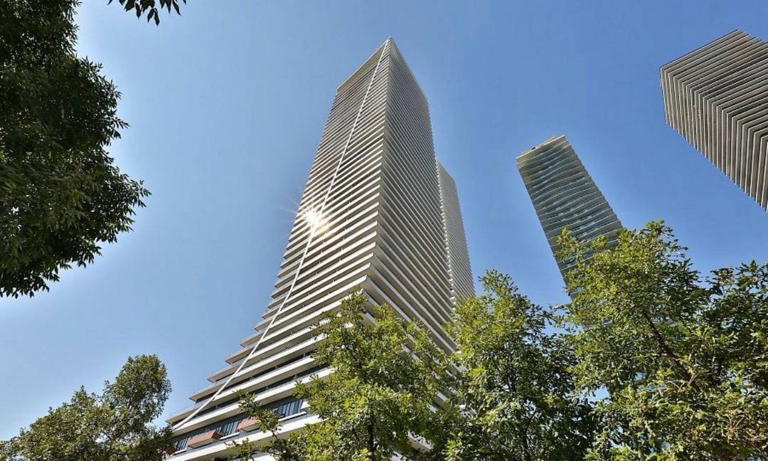 1 Bdrm 1 Bath plus Den In Sought After Eau De Soleil Community