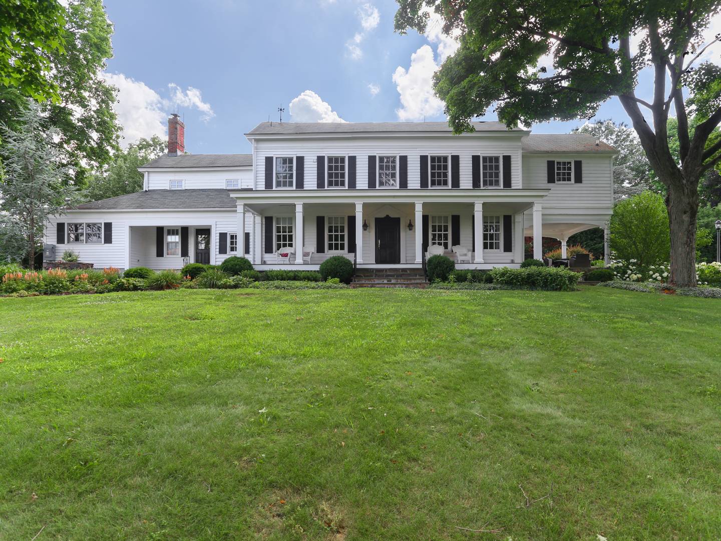 Peaceful Countryside Estate
