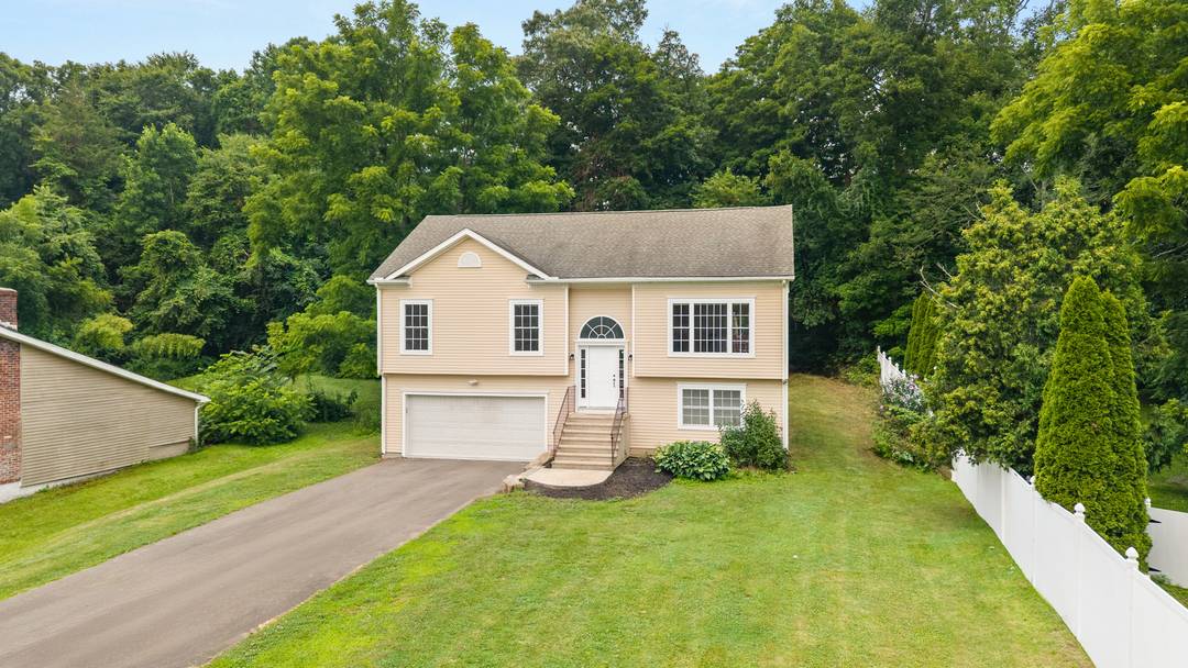 10 West Street, Woodbridge, CT 06525