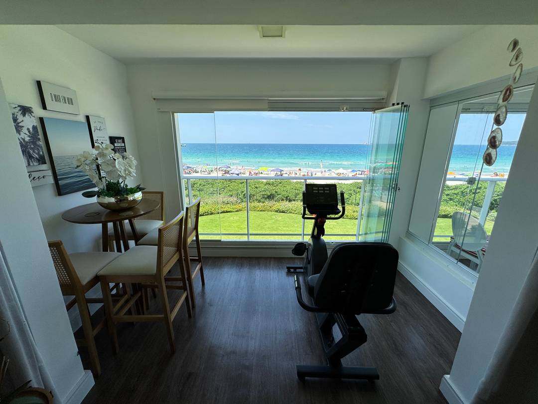 Furnished 2 Bed Apartment - Exclusive Beachfront Living in Praia dos Ingleses, Florianópolis**
