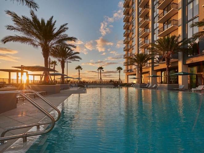 Up to 2 Months Free! Live in the Center of All Downtown Miami. 1 bedroom Apartment in Downtown Miami