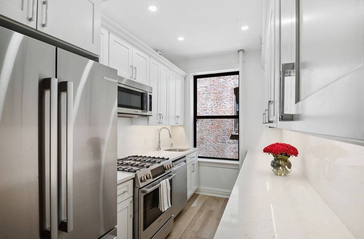 Renovated 2 bedroom apartment