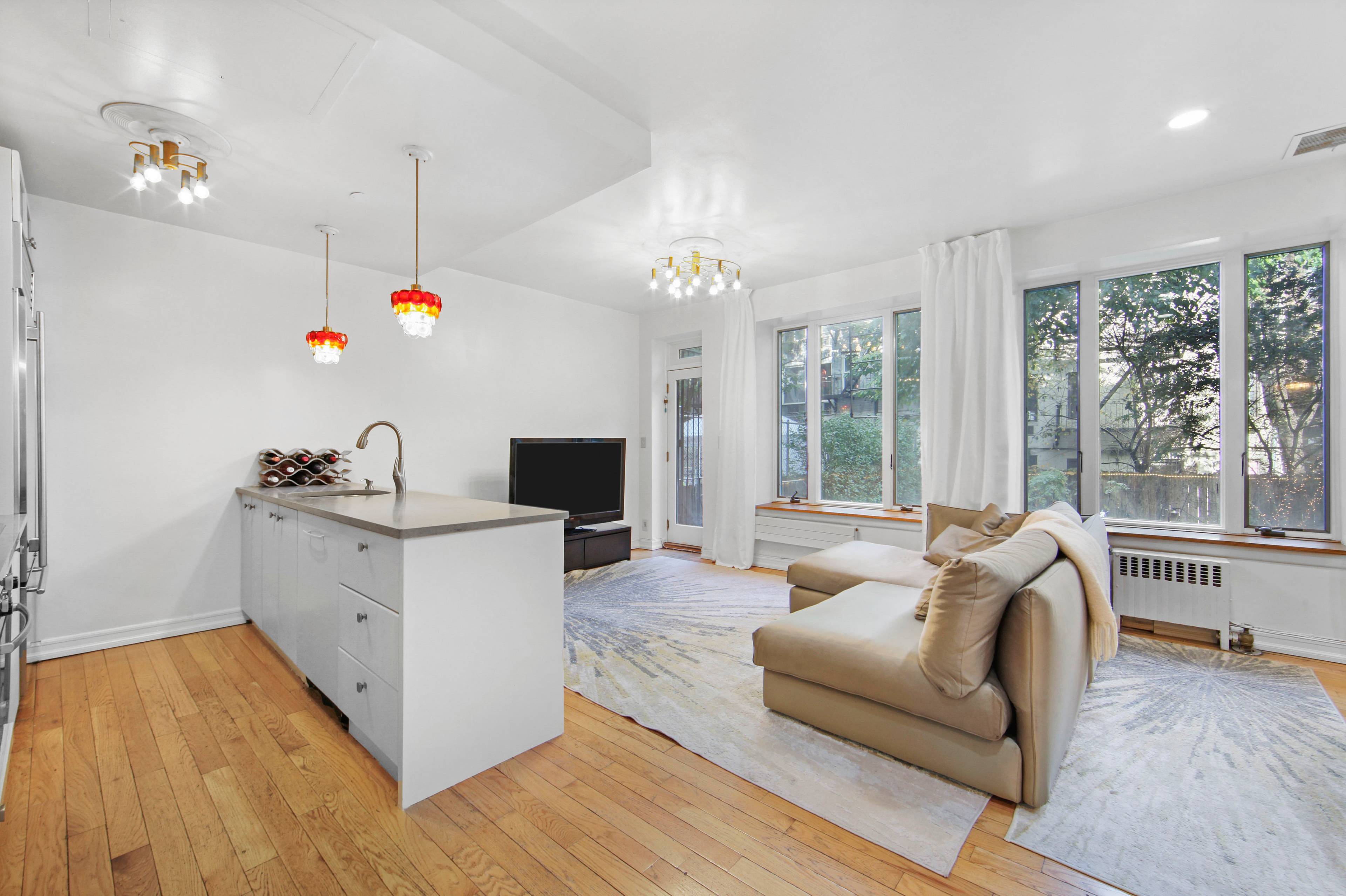 Townhouse Living but a Condo! Private 850sq.ft. Garden 3/3 UES - 2 Page Board APP!