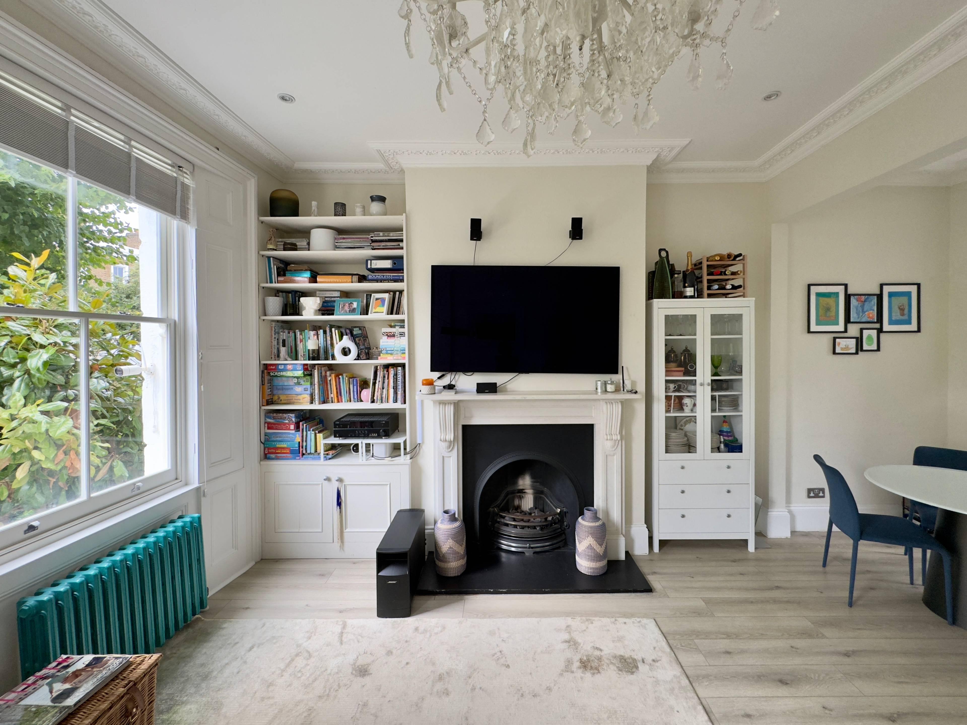 Bright semi-detached Islington maisonette with large private garden near trendy De Beauvoir