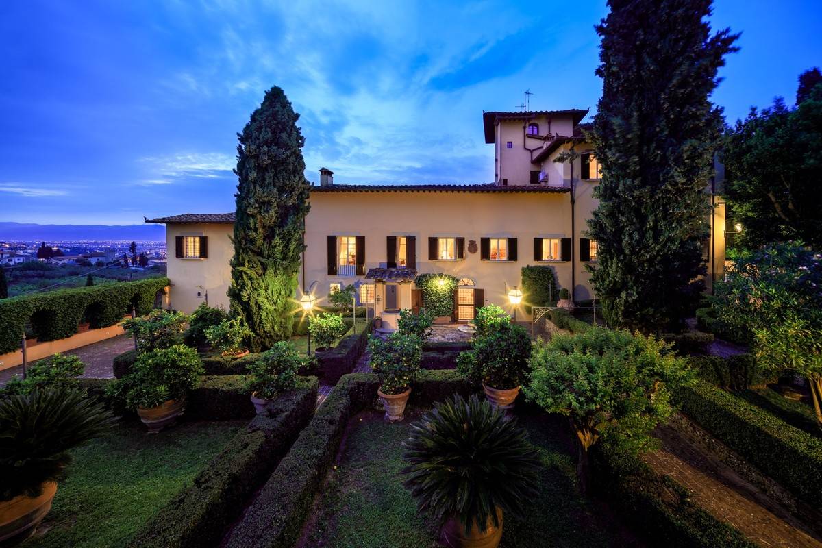 VILLA ALTOVITI: TUSCAN ELEGANCE AND LUXURY A FEW STEPS OF FLORENCE