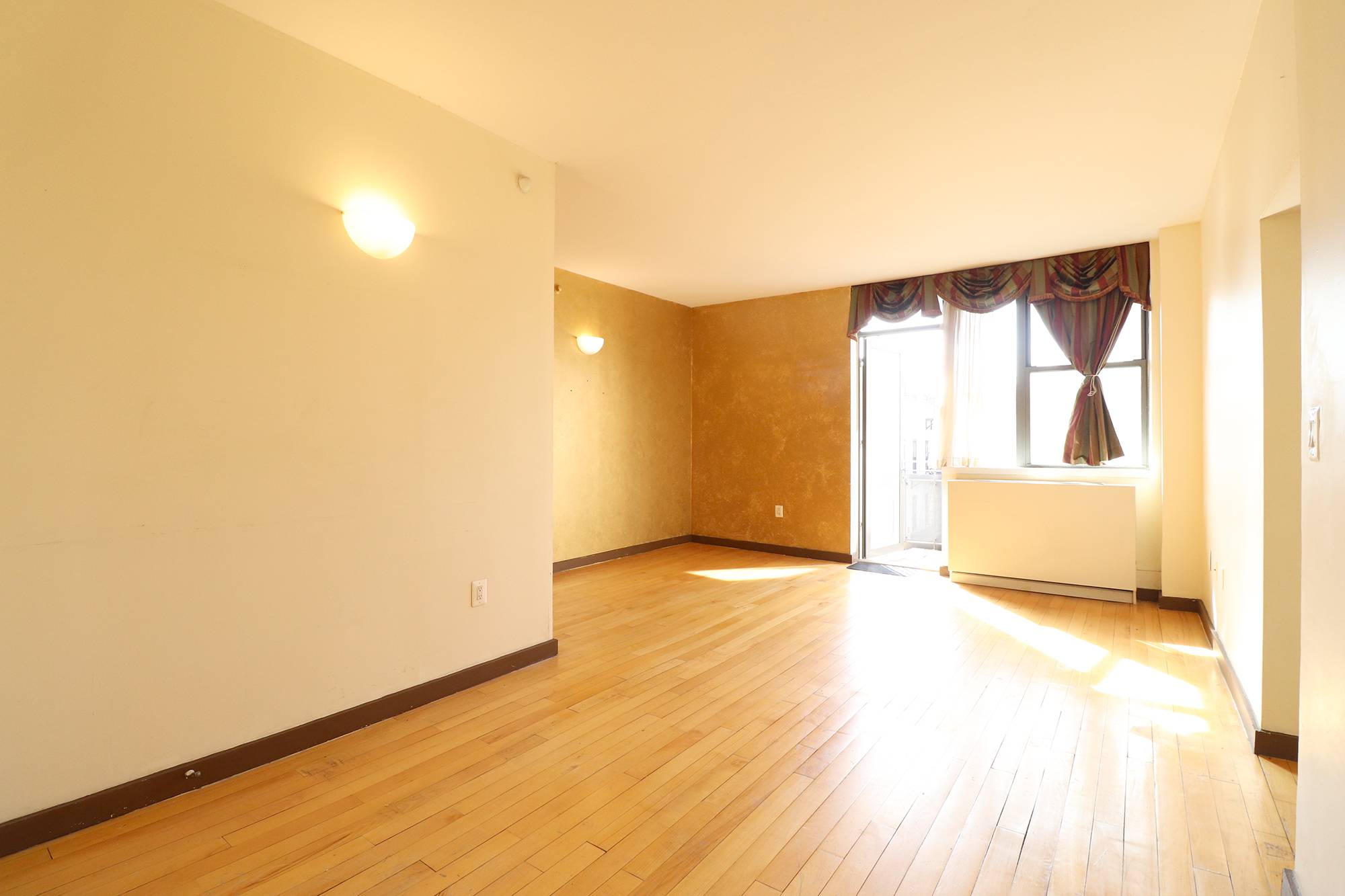 Two Bedroom Two Bath in Manhattan Valley