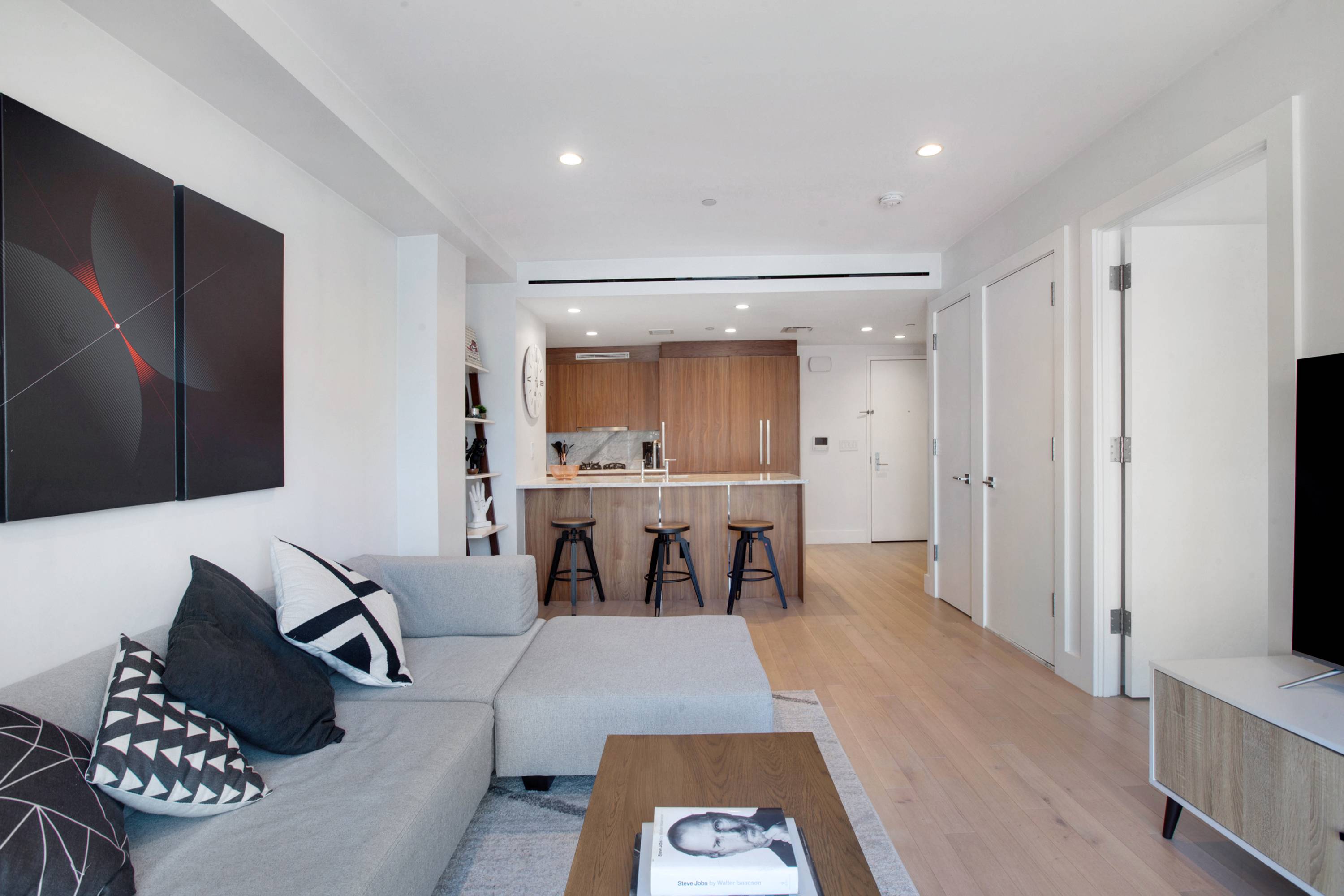 ULTRA MODERN & LUXE BOUTIQUE CONDO IN PRIME WILLIAMSBURG