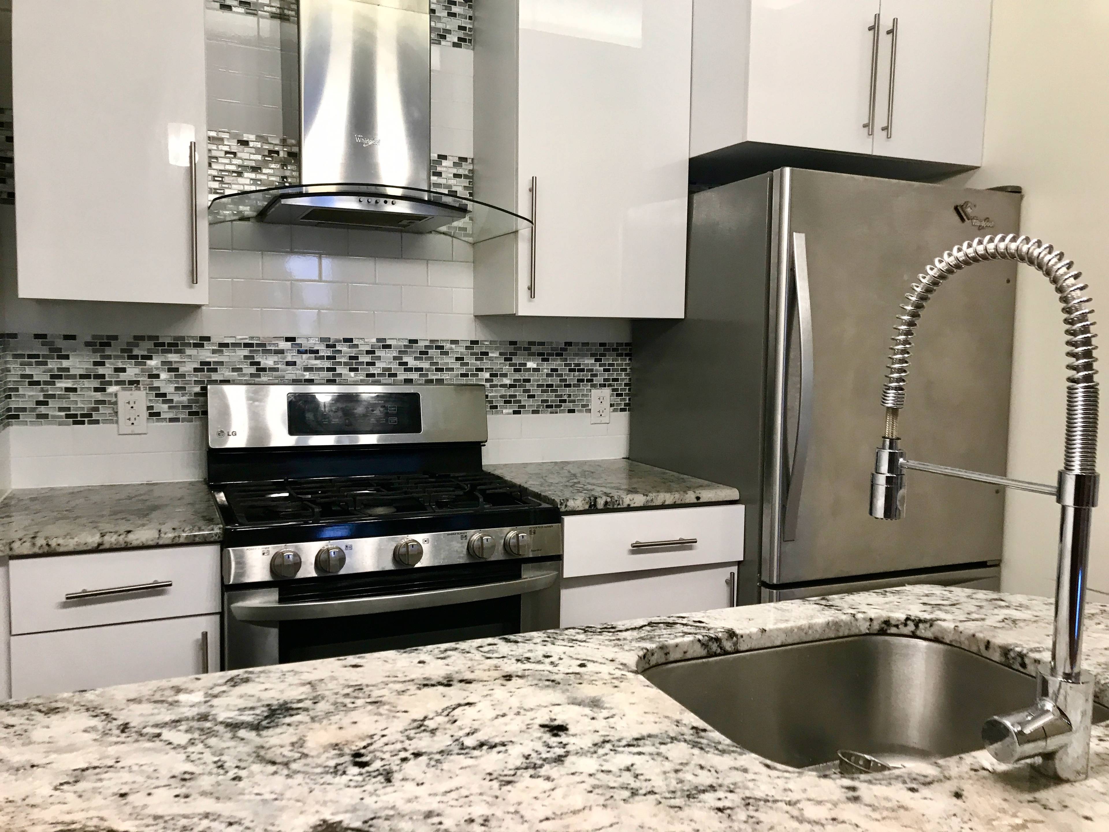Large 2 Bedroom Plus by Prospect Park