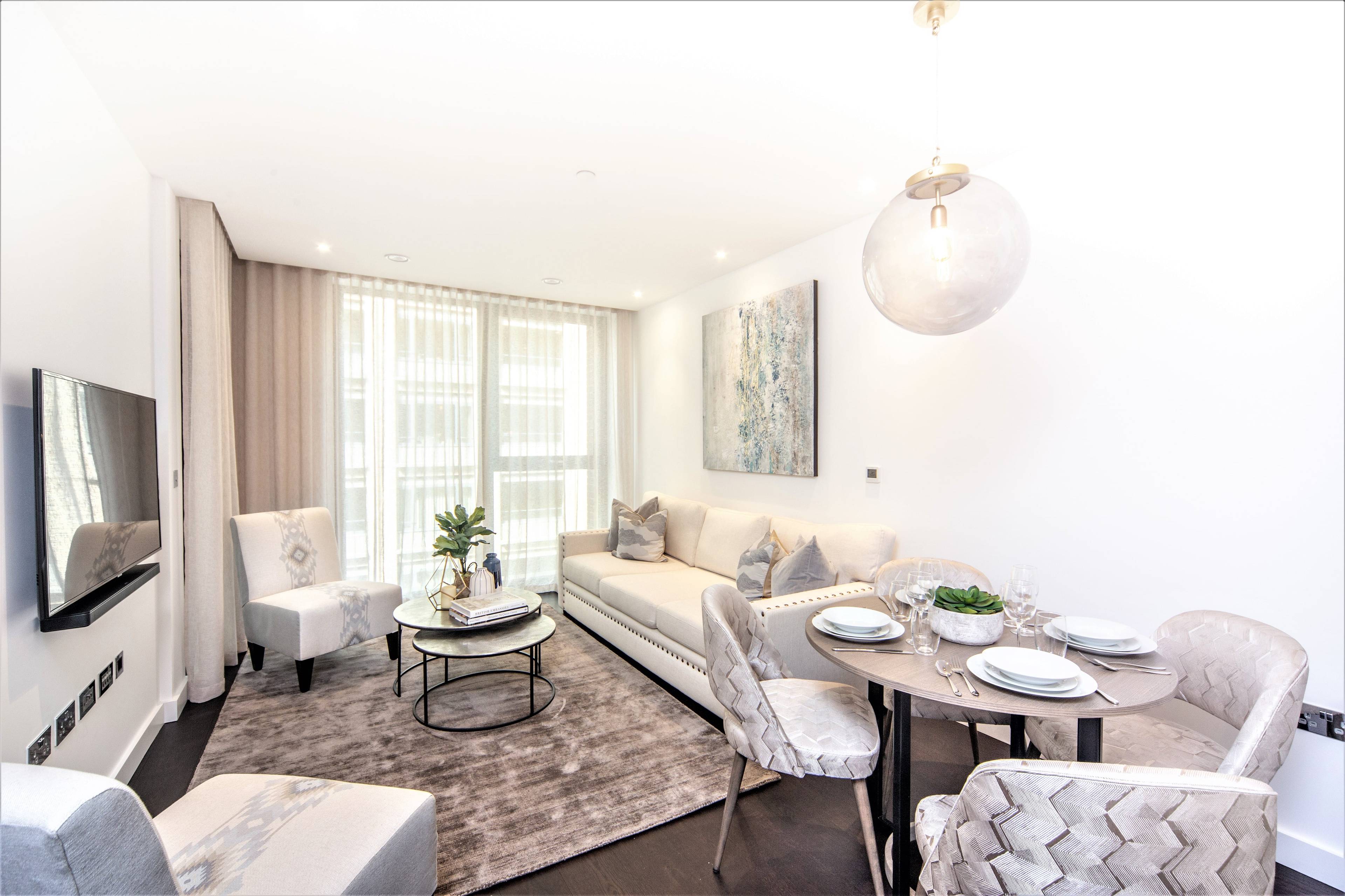 Beautiful 2 bedroom Apartment Thornes house