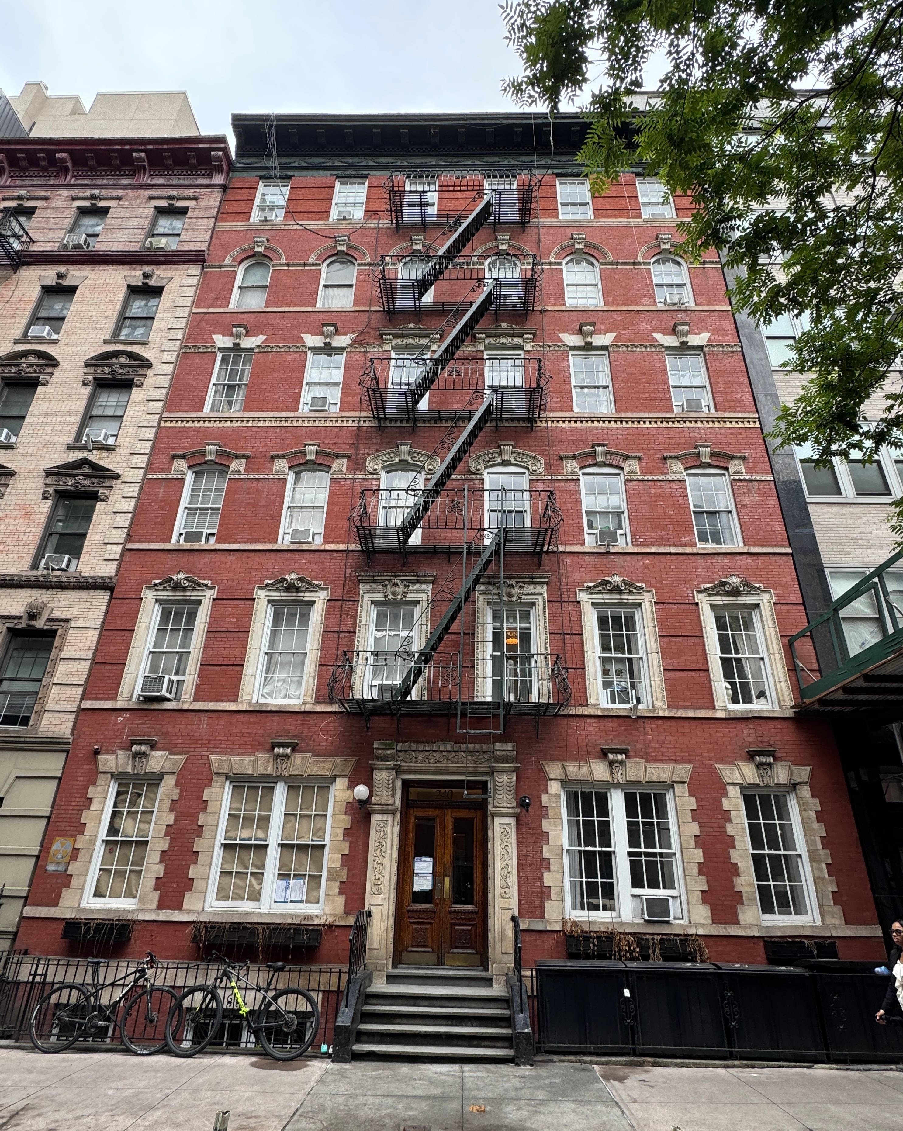 Amazing one-bedroom apartment, located in the most desirable NYC neighborhood Gramercy Park!