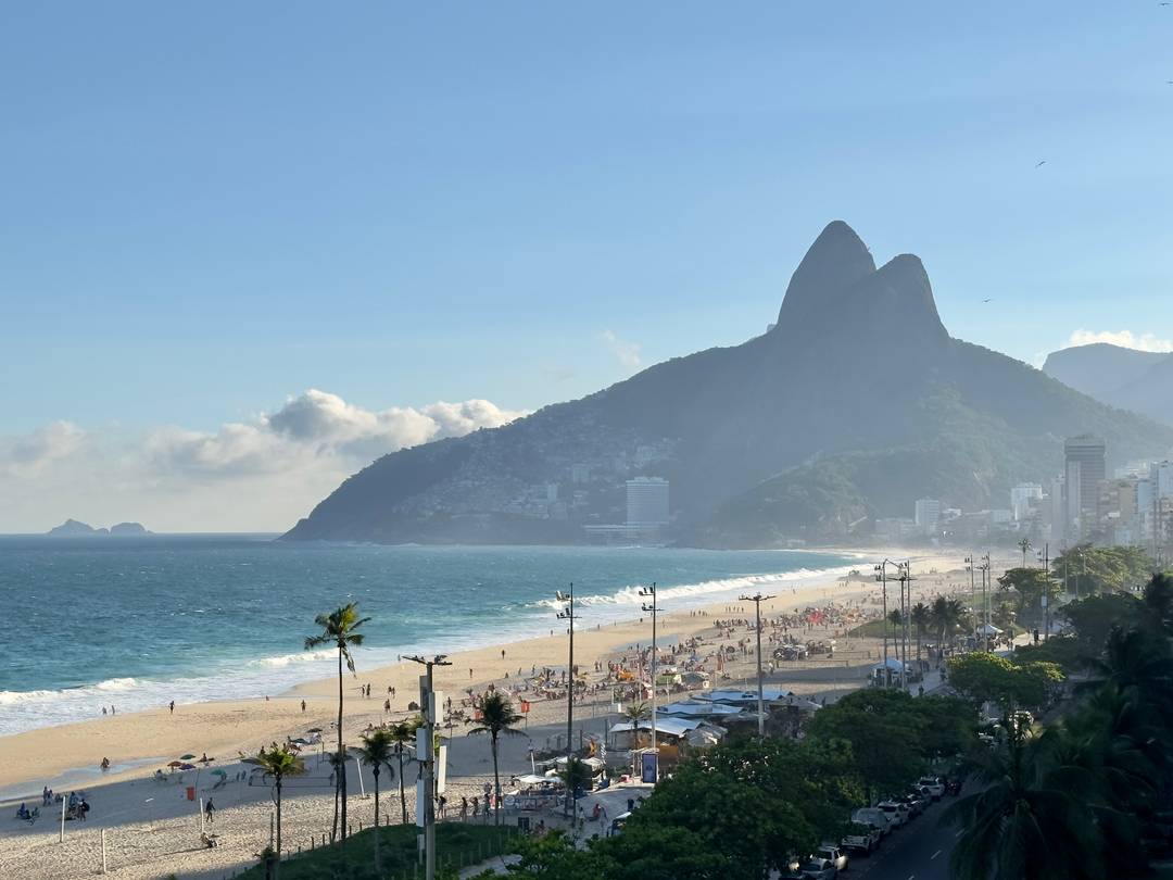 Spectacular beach front 4 bedroom penthouse on Ipanema beach