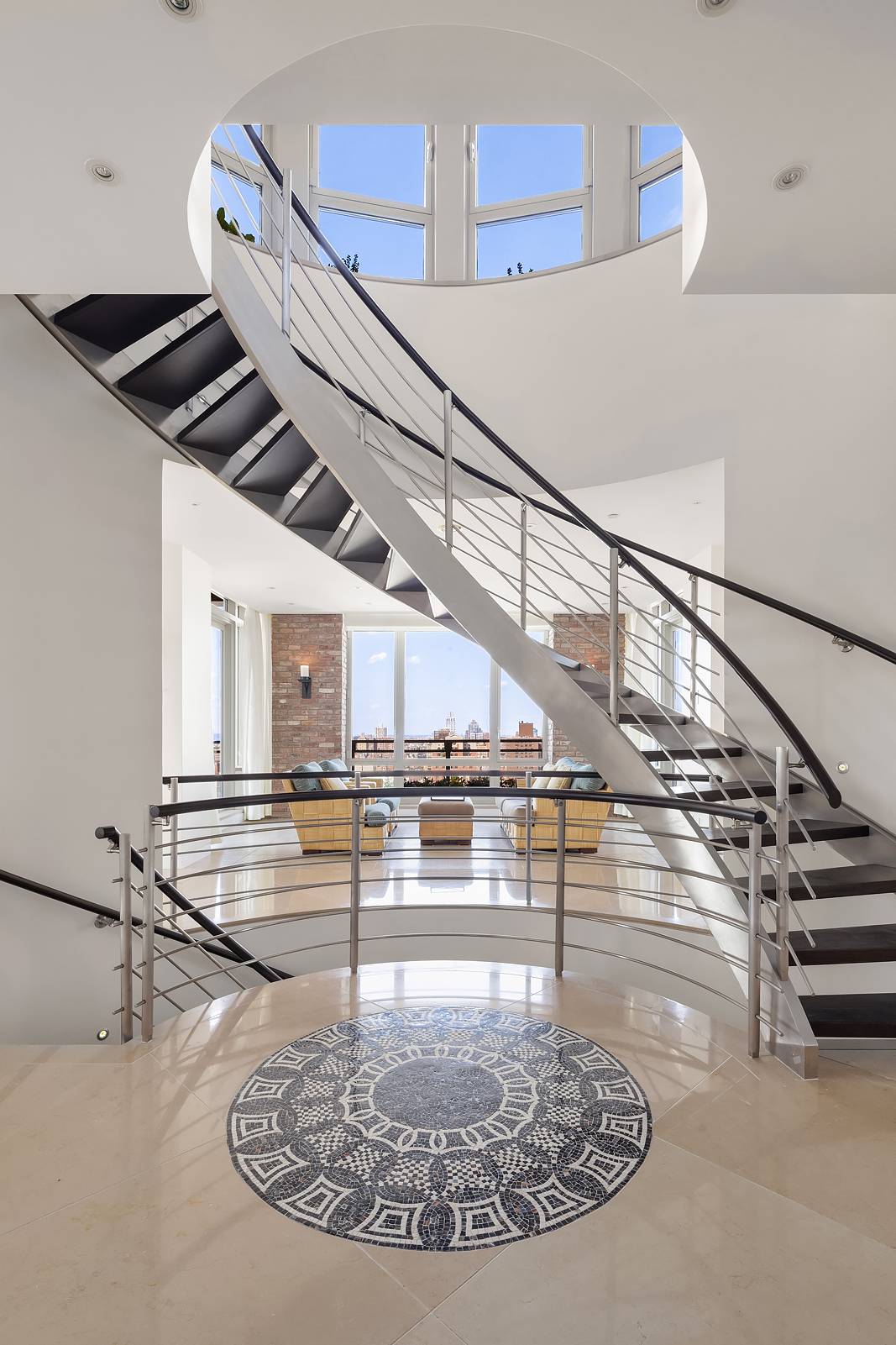 PENTHOUSE MANSION IN THE SKY