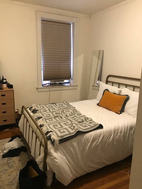 4 BEDROOMS 2 BATH, STPES FROM UN PLAZA,PRIME MIDTOWN EAST,NO BROKER FEE ONE MONTH FREE RENT