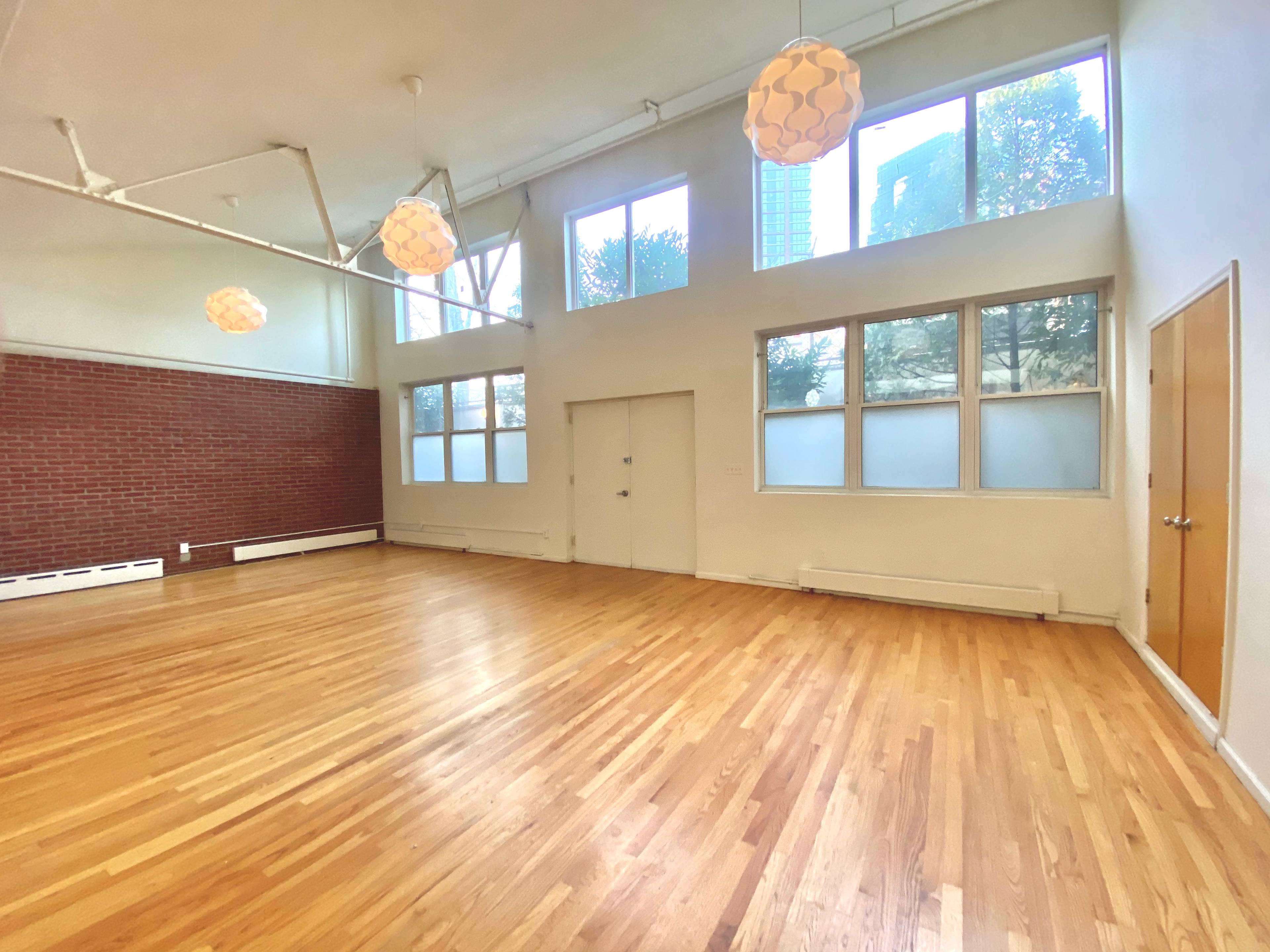 Massive Greepoint Loft 3 Bed, high ceilings, 2750SF