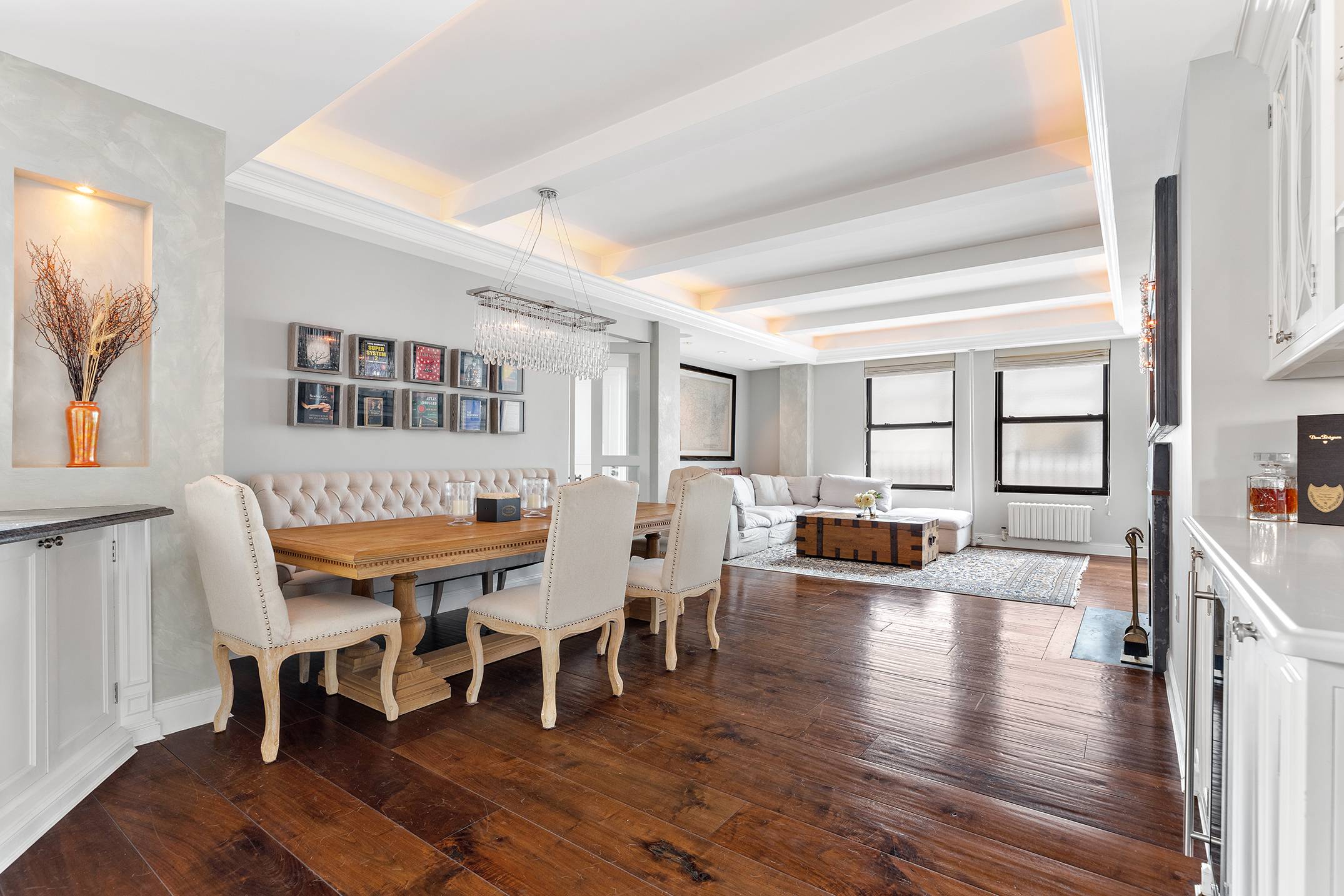 212 East 48th St #8AB