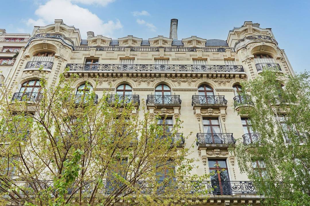 Paris 16th – Rare Garden-Level Masterpiece: 273 m² Contemporary Home with 175 m² Private Garden