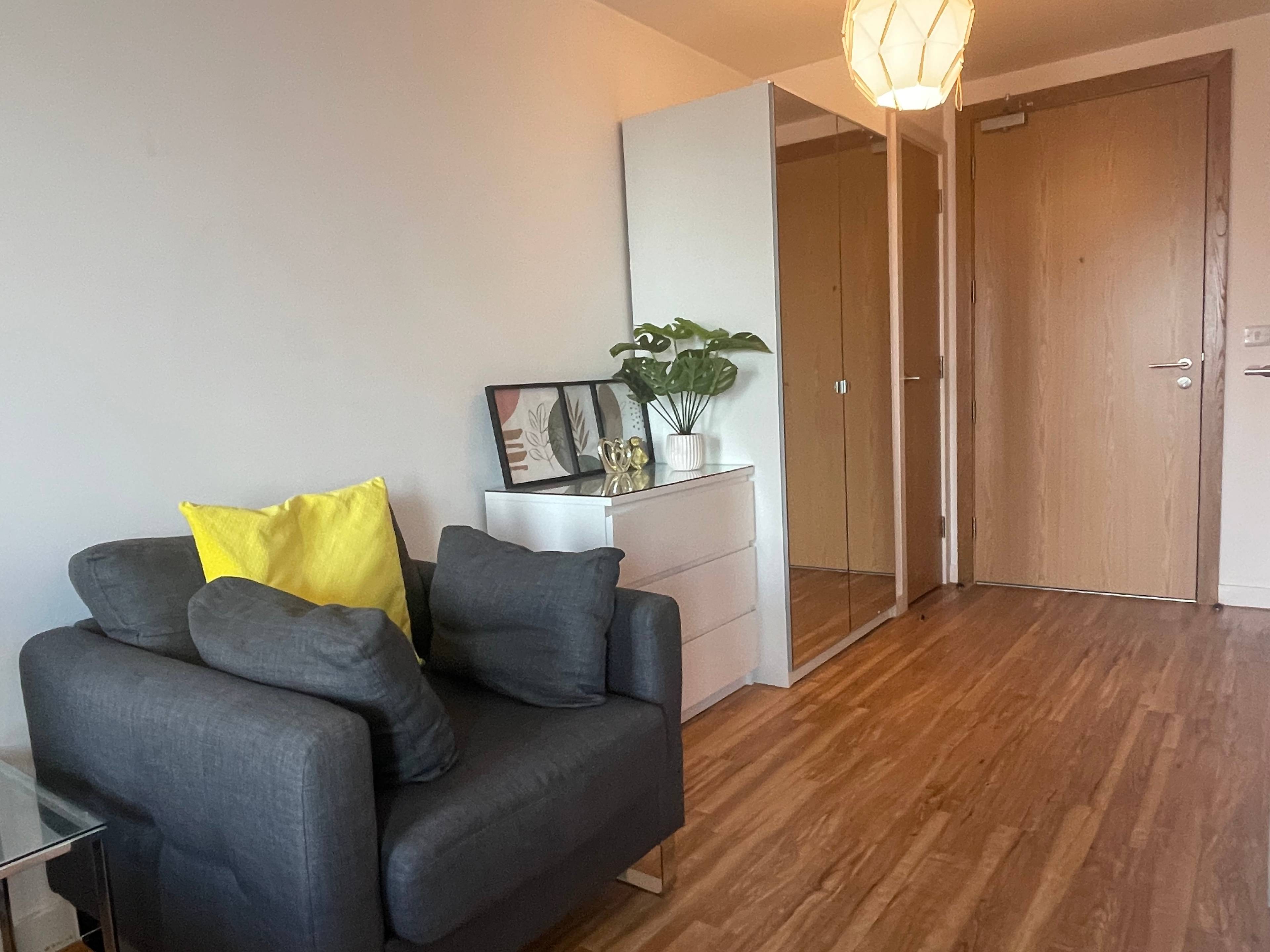 Modern Studio Apartment in Tower 1, X1 Media City, Salford