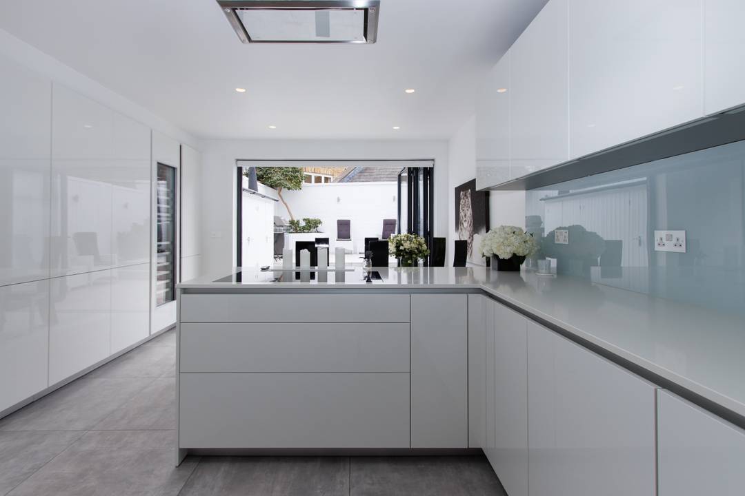 Designer Freehold Cottage near Putney Heath | Poggenpohl Kitchen | Private Garden | Loft Space